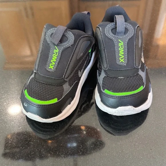 Nike Air Max Kids Sneakers - Black with Green Accents - Picture 4 of 13